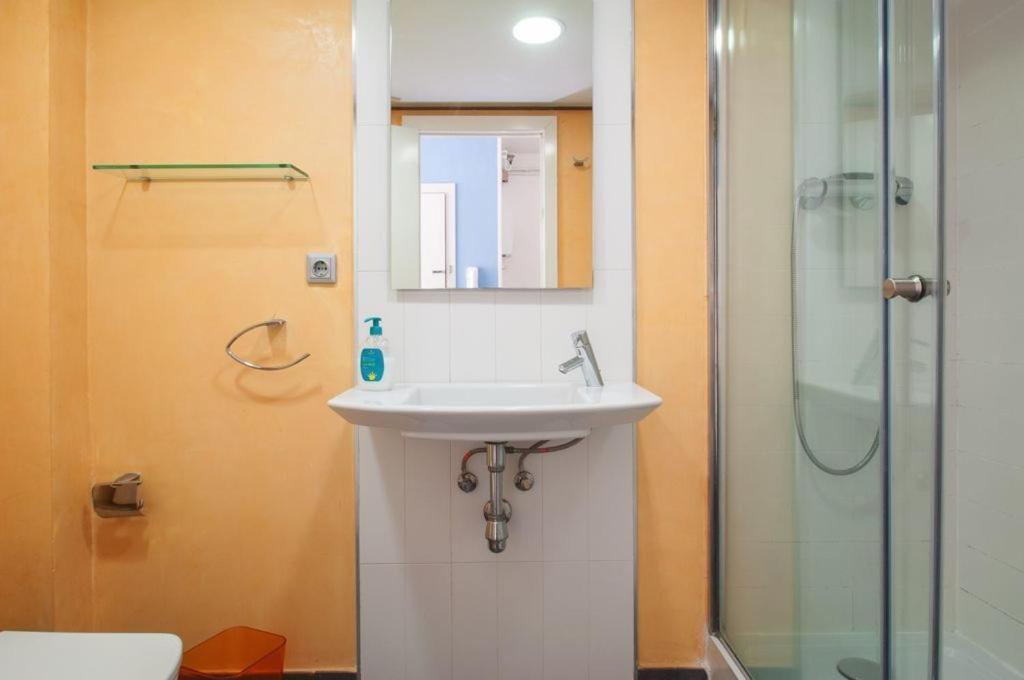 Sunny Apartment *